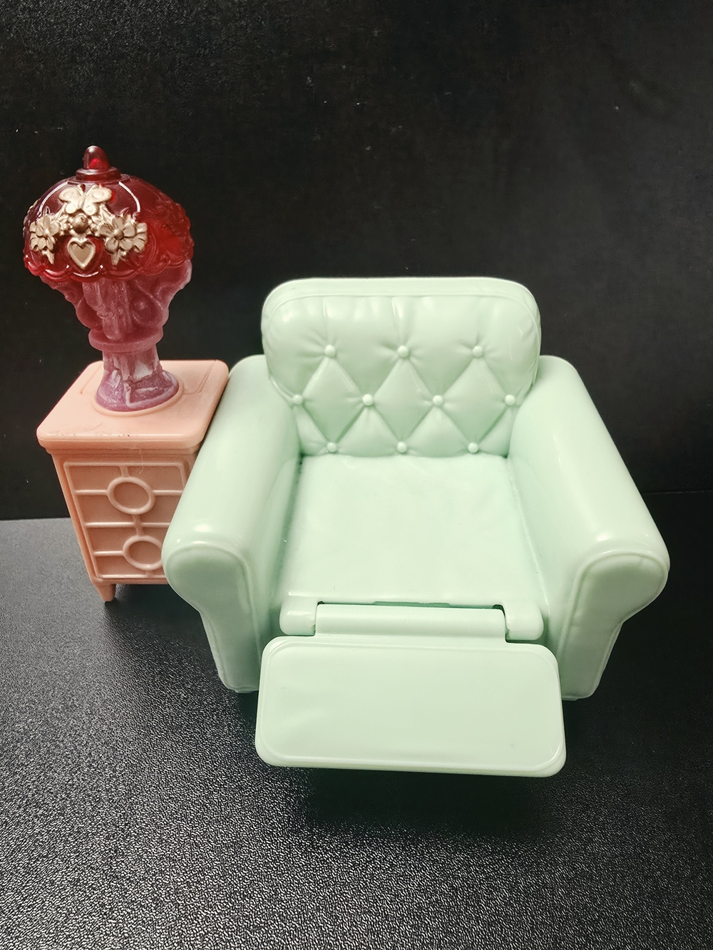 Fisher-Price Loving Family Light Up Den Chair & Lamp Y7368